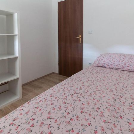 Modern Apartment Sara-Near The Beach プリヴラカ エクステリア 写真